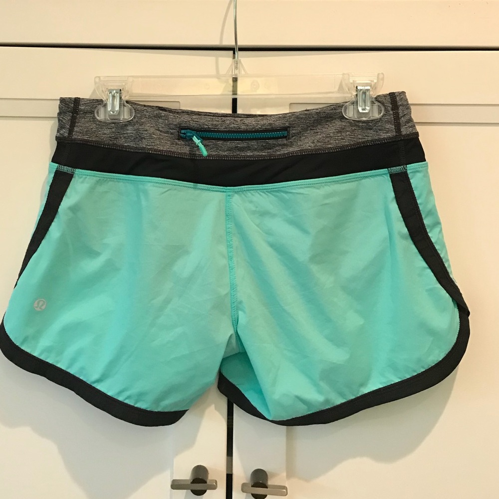 Lululemon River Rock Groovy Run Shorts, size 4